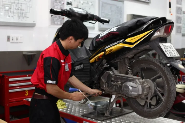 Quy trình sửa chữa xe máy chuyên nghiệp bạn nên biết